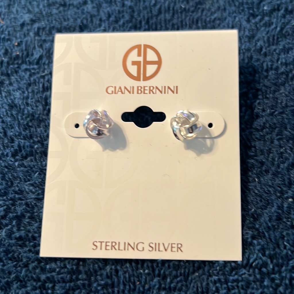 Womens Earrings 15$
